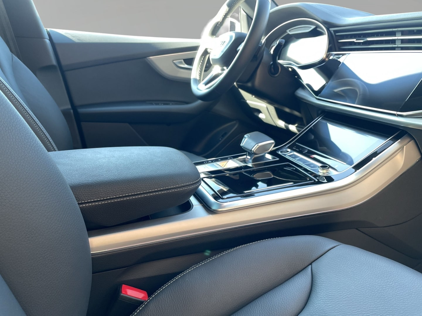 Bild über Audi Q8 SUV TDI quattro 210 kW tiptronic - für weitere Informationen kontaktieren Sie den Audi Partner