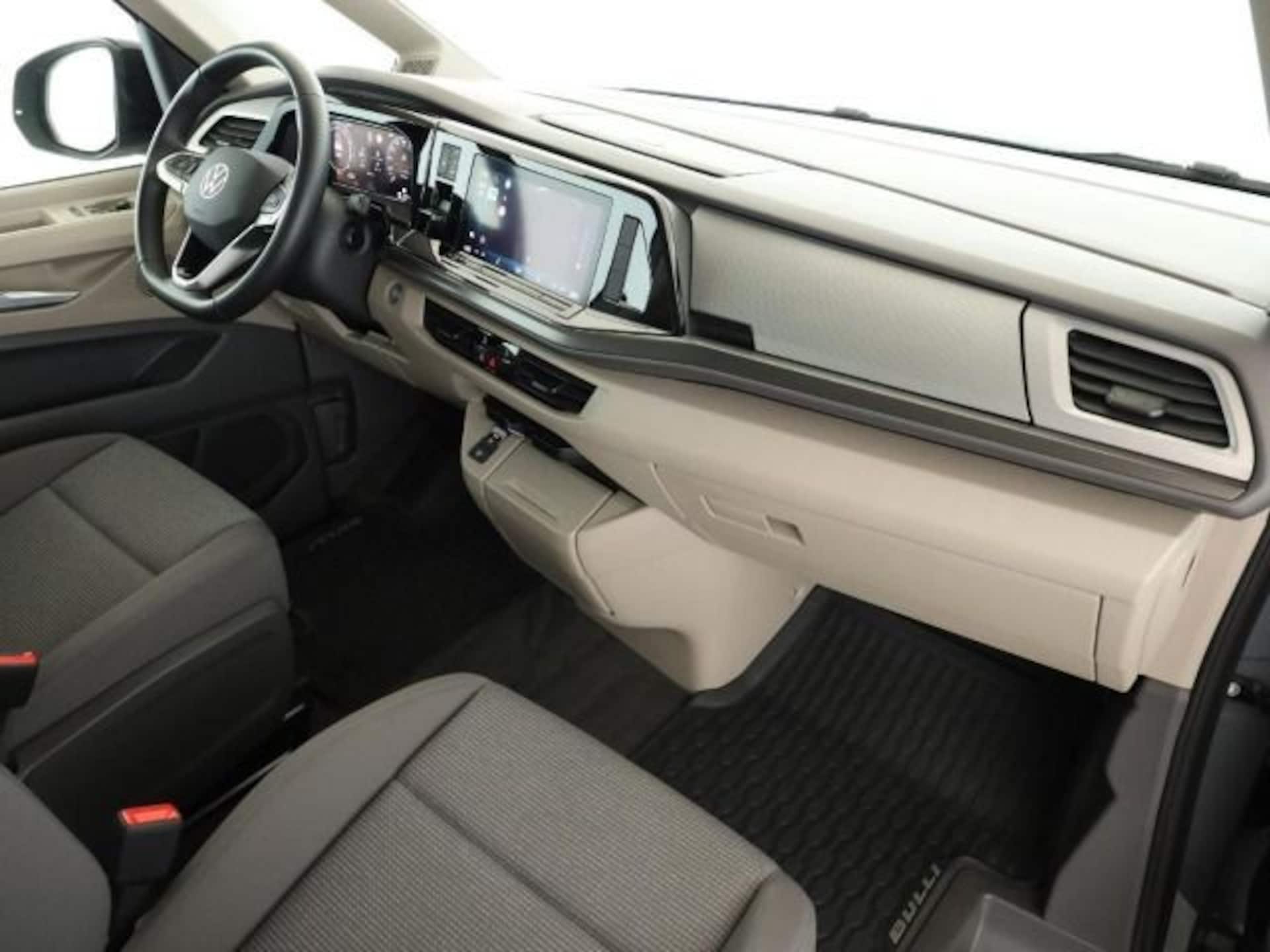 Volkswagen Multivan Langversion Basis-Modell