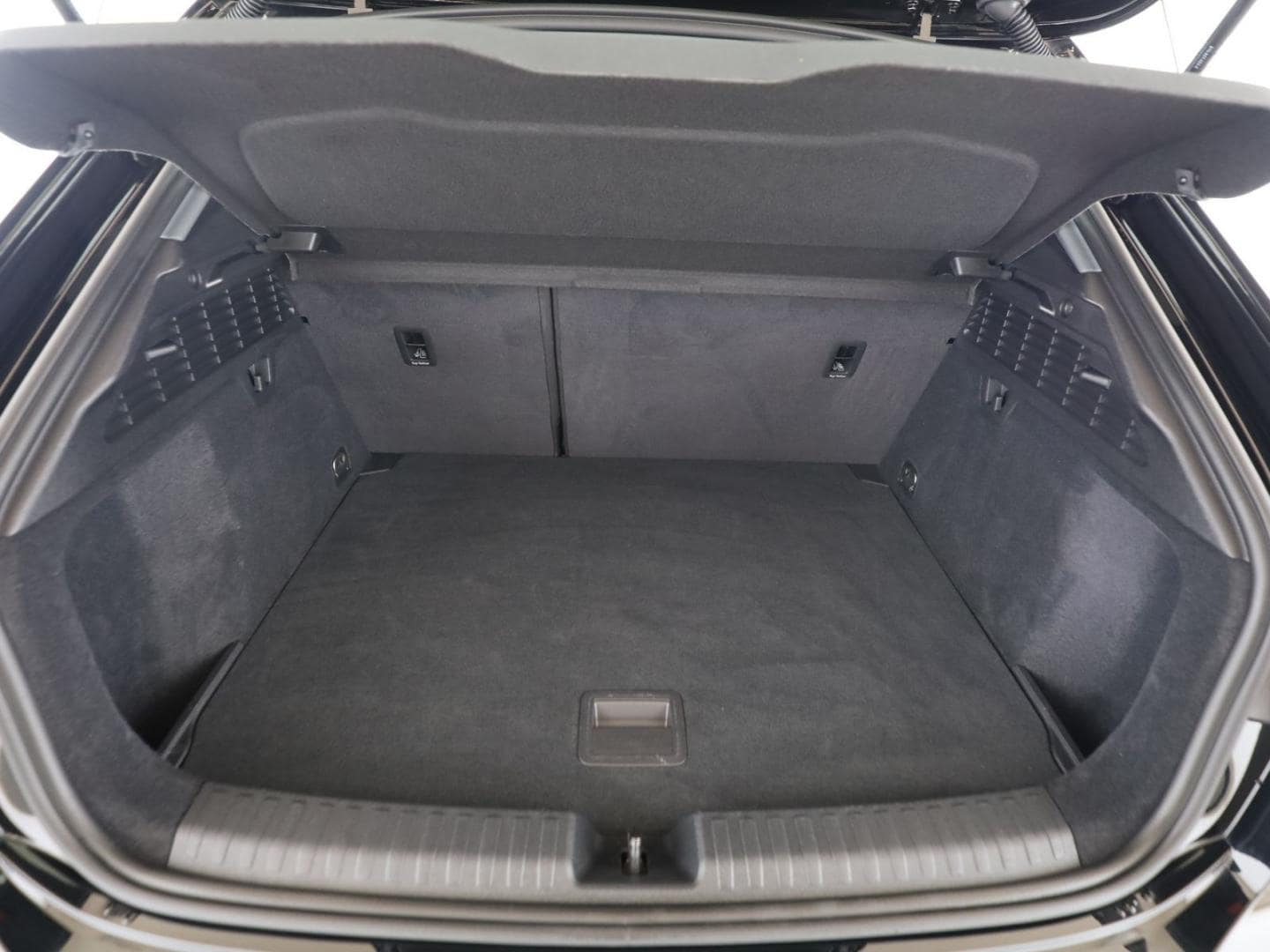 Bild über Audi A3 Sportback 30 TFSI S tronic - für weitere Informationen kontaktieren Sie den Audi Partner