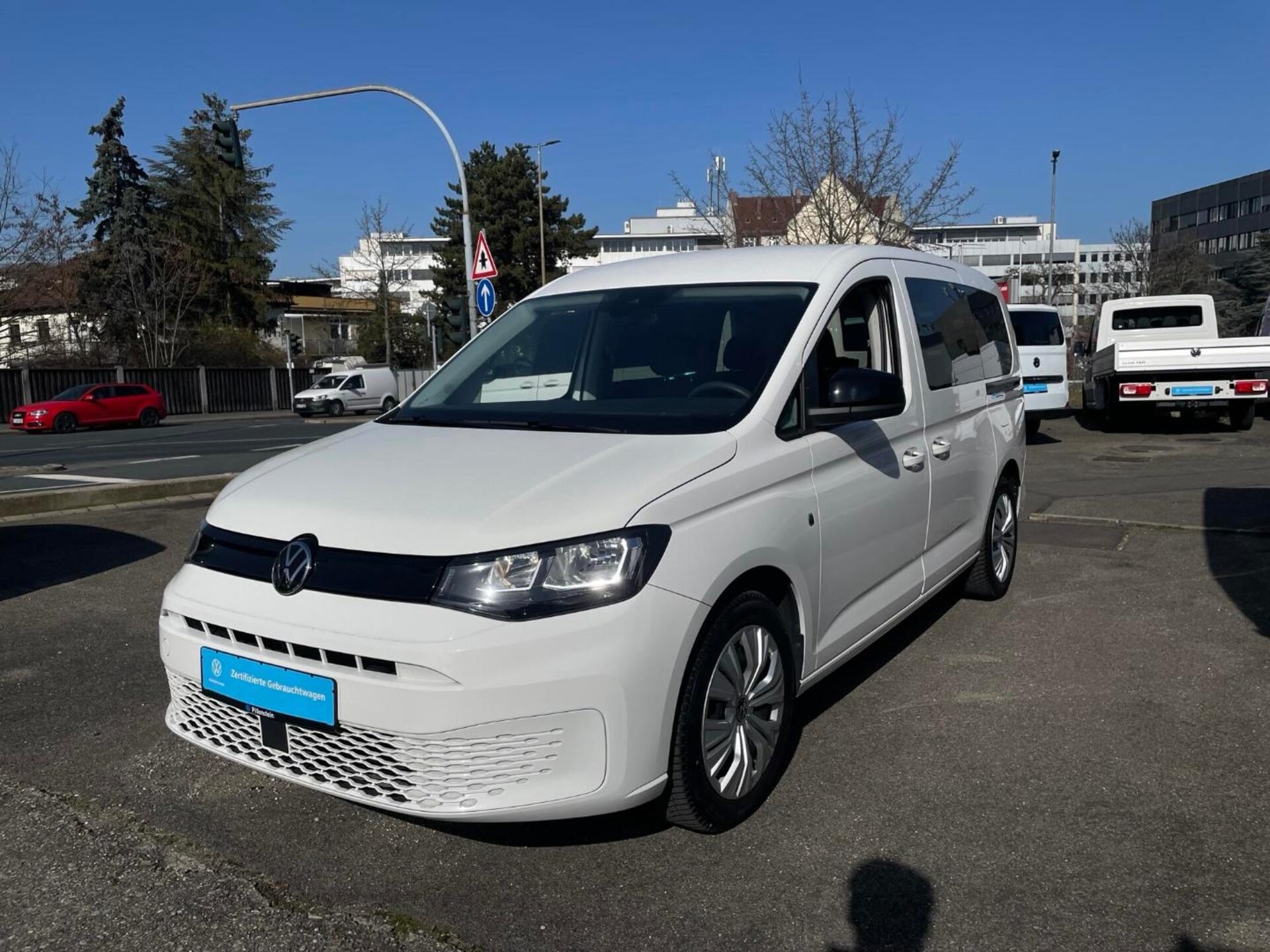 Volkswagen Caddy Maxi Basis-Modell