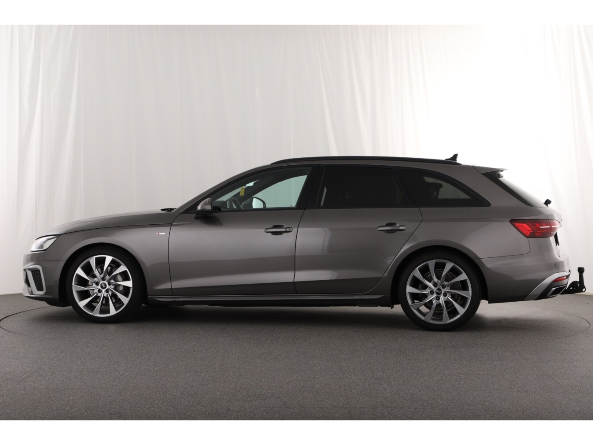 Audi A4 Avant S line