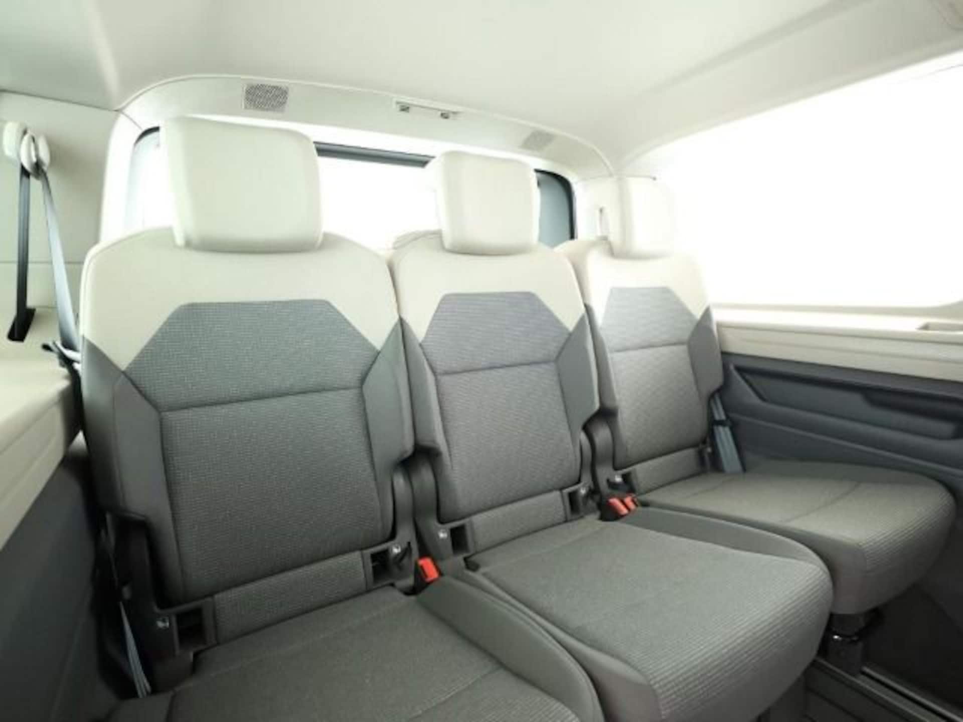 Volkswagen Multivan Langversion Basis-Modell