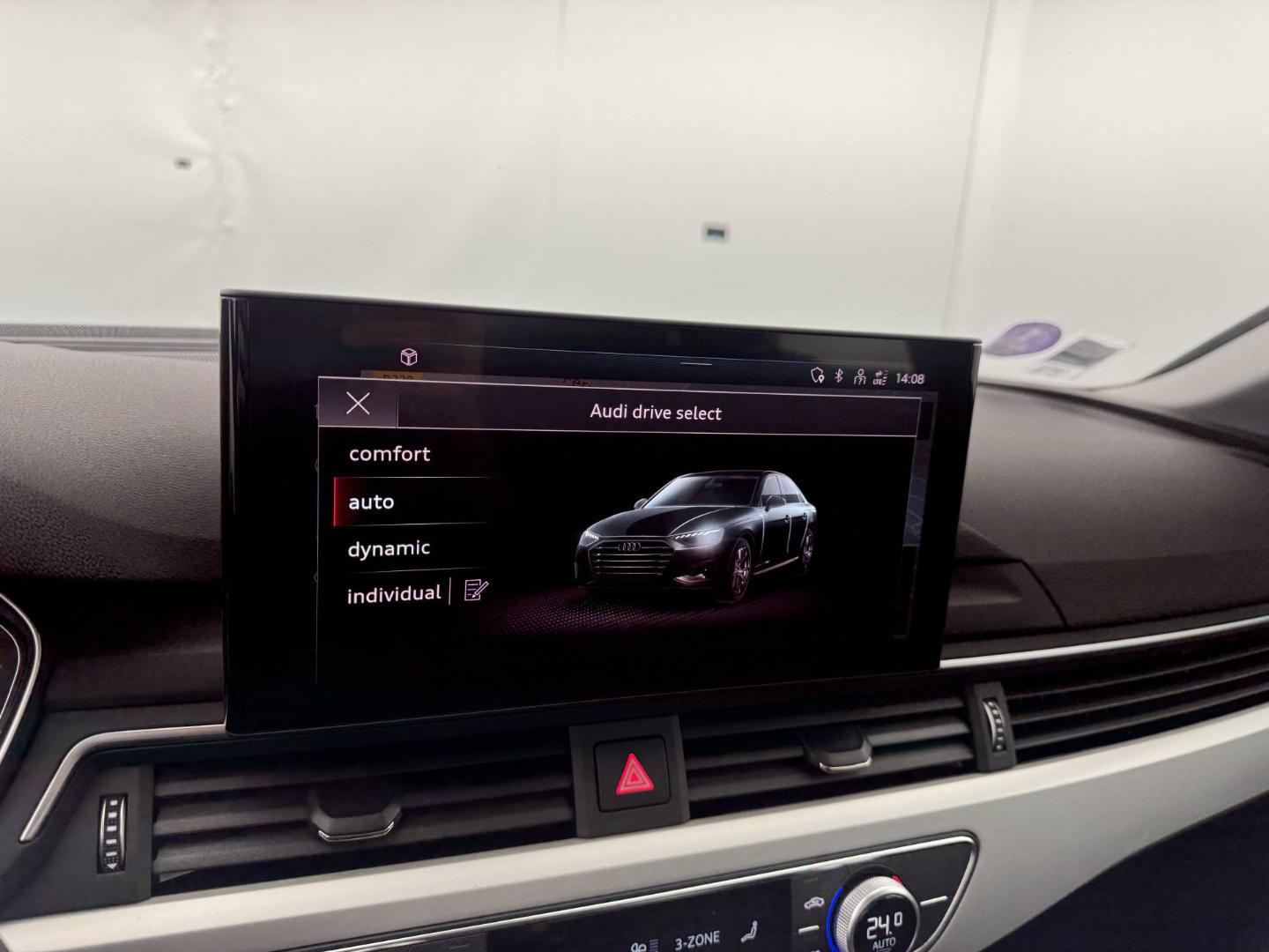 Image about Audi A4 Berline Design 35 TFSI 110 kW (150 ch) S tronic