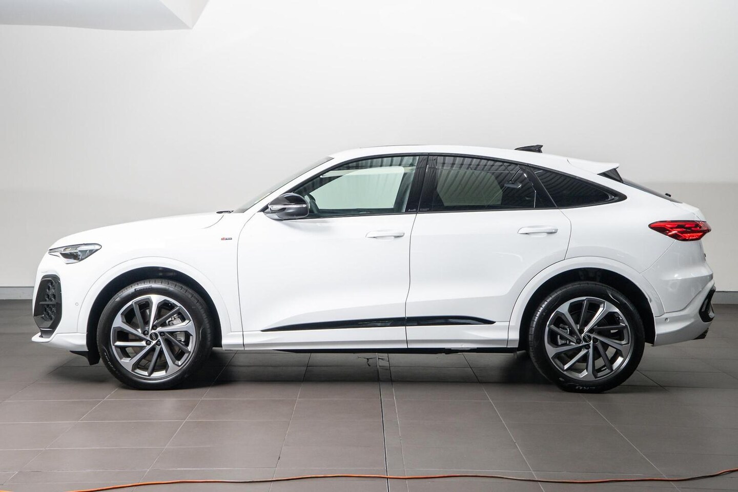 Image about Audi Q5 Sportback TDI quattro 150 kW sport