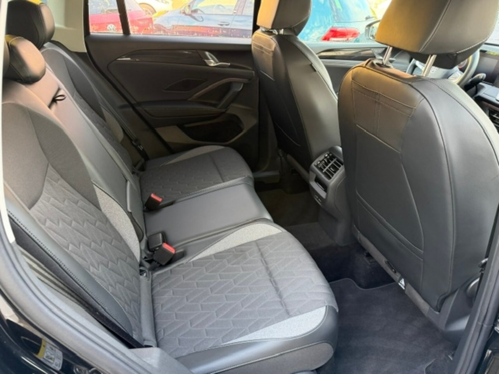 Volkswagen Tiguan – Bild 12