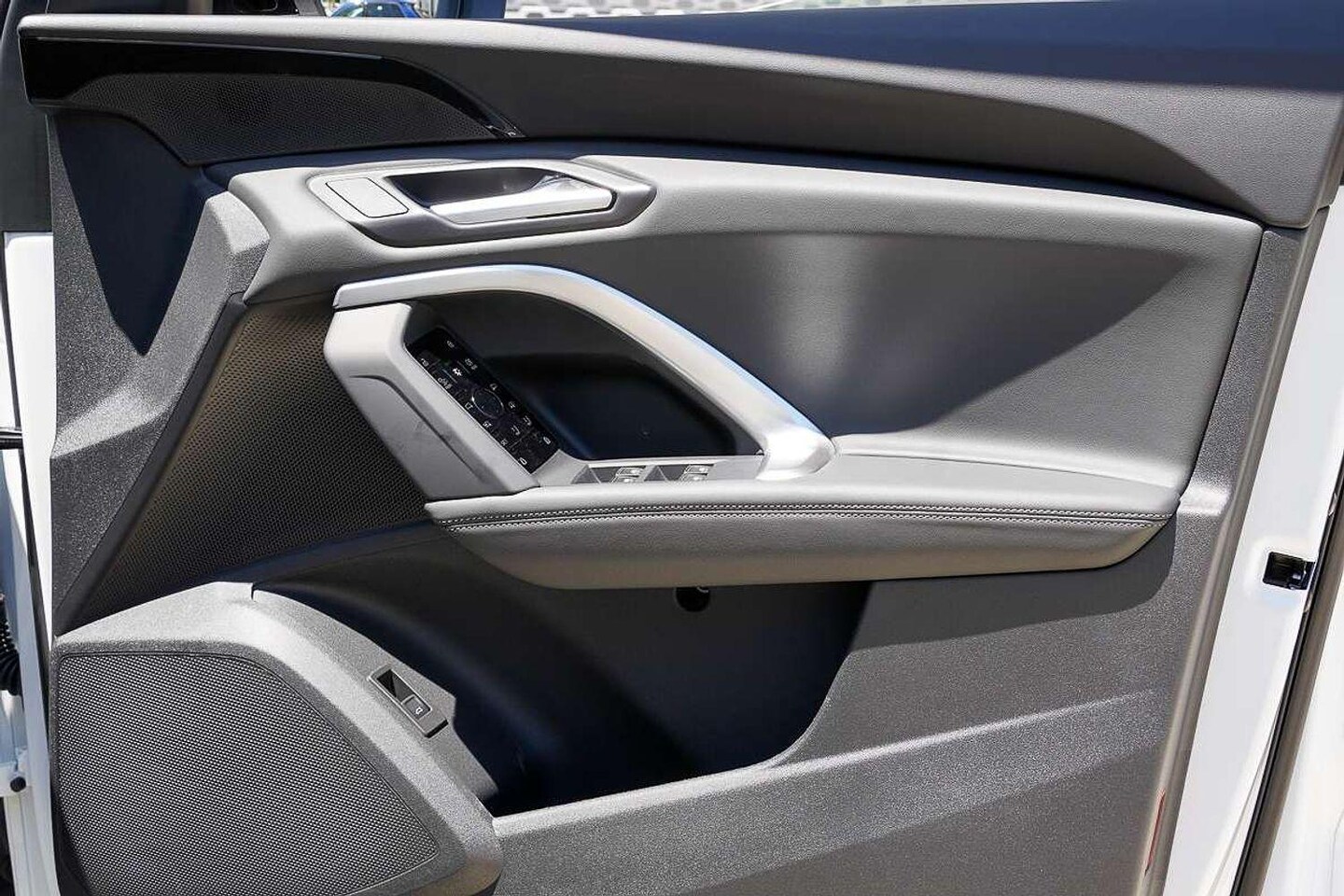 Image about Audi Q5 SUV TDI quattro 150 kW sport