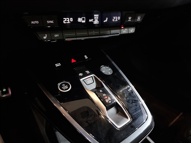 Audi e-tron 40 Premium 150, 00 kW 10