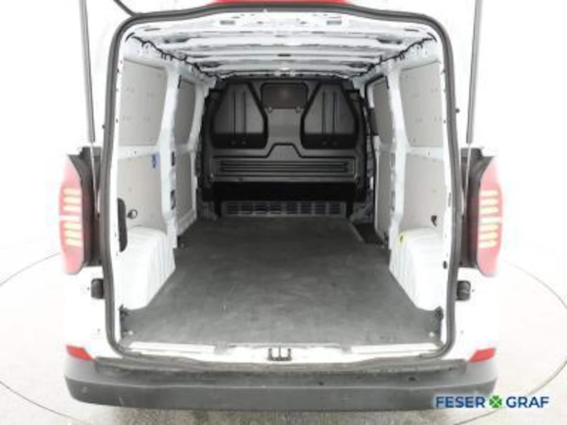 Volkswagen Transporter Kasten langer Radstand