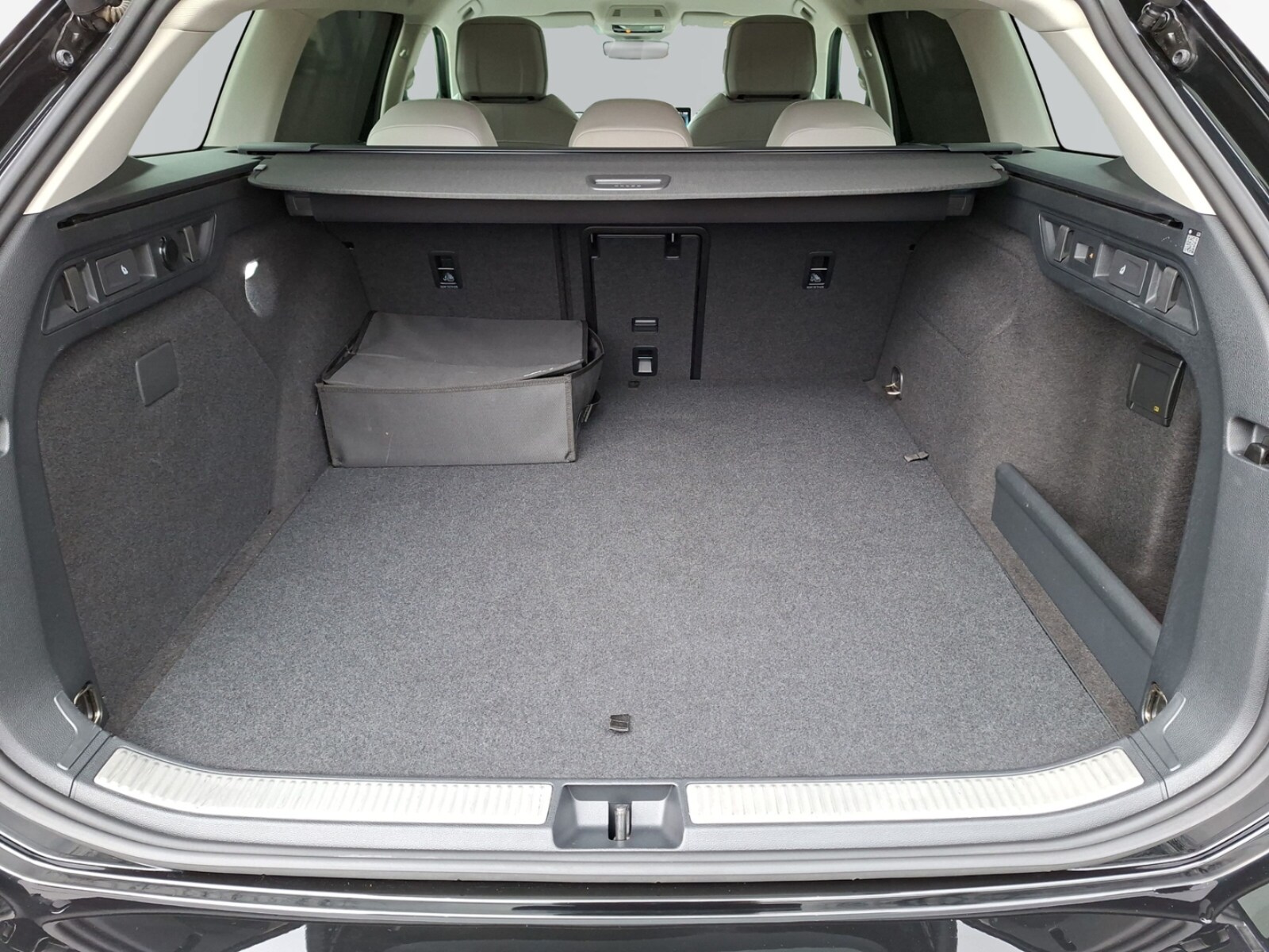 Volkswagen Passat – Bild 7