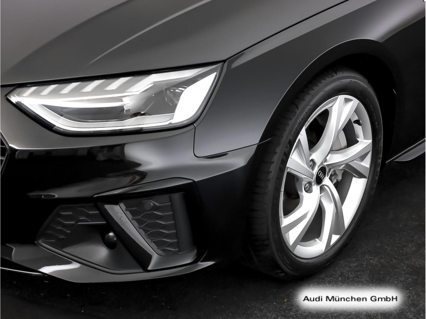 Bild über Audi A4 Avant S line 40 TFSI S tronic - für weitere Informationen kontaktieren Sie den Audi Partner