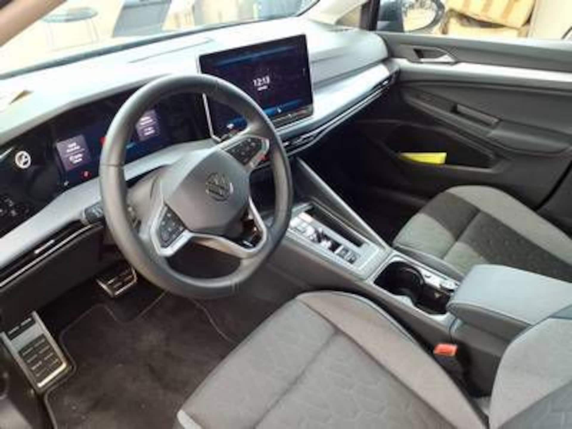 Volkswagen Golf Life