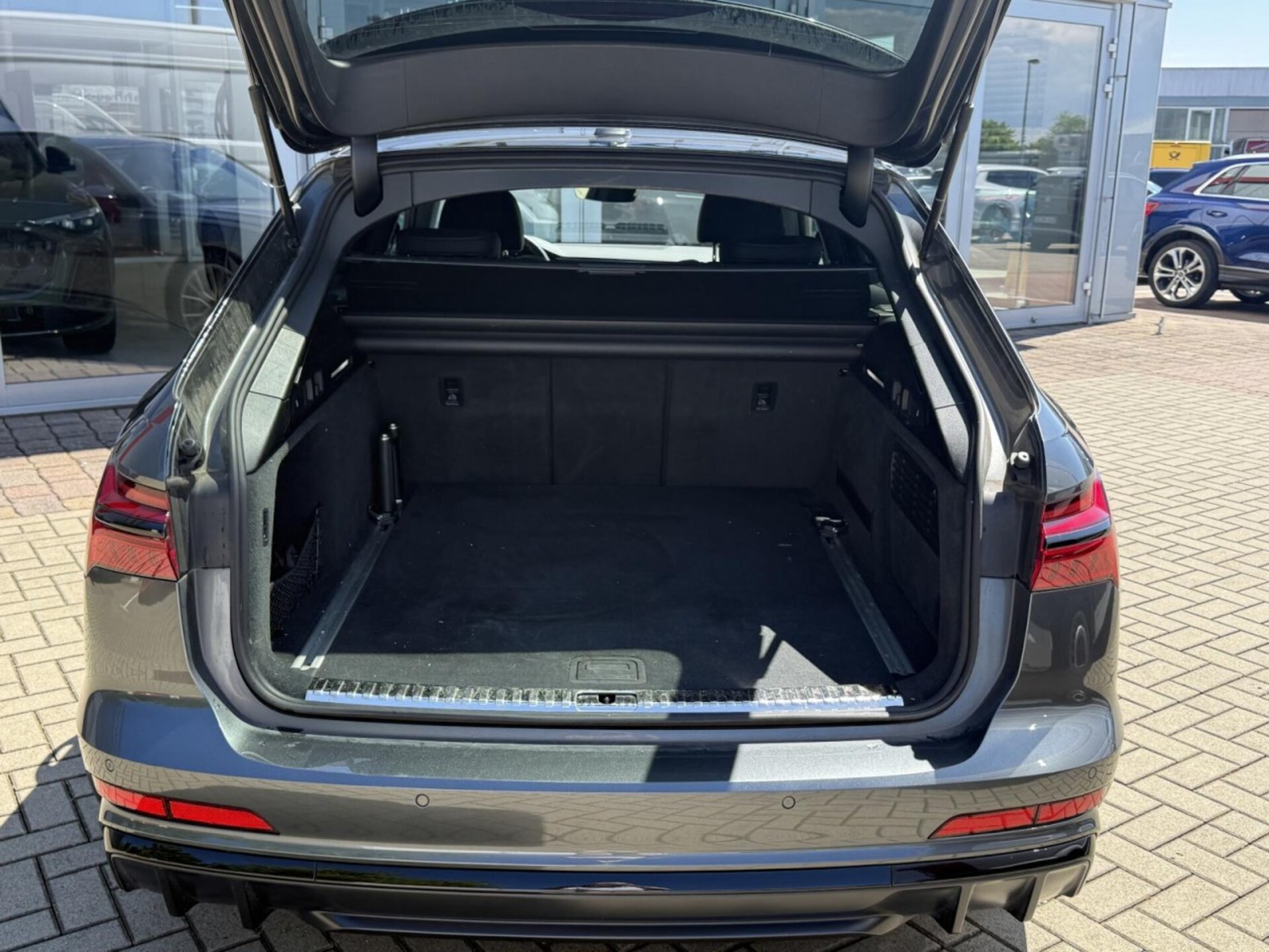 Audi S6 Avant