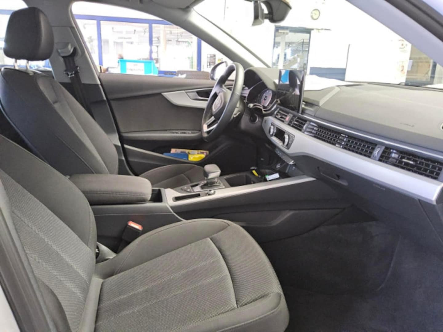 Bild über Audi A4 Avant 40 TDI S tronic - für weitere Informationen kontaktieren Sie den Audi Partner