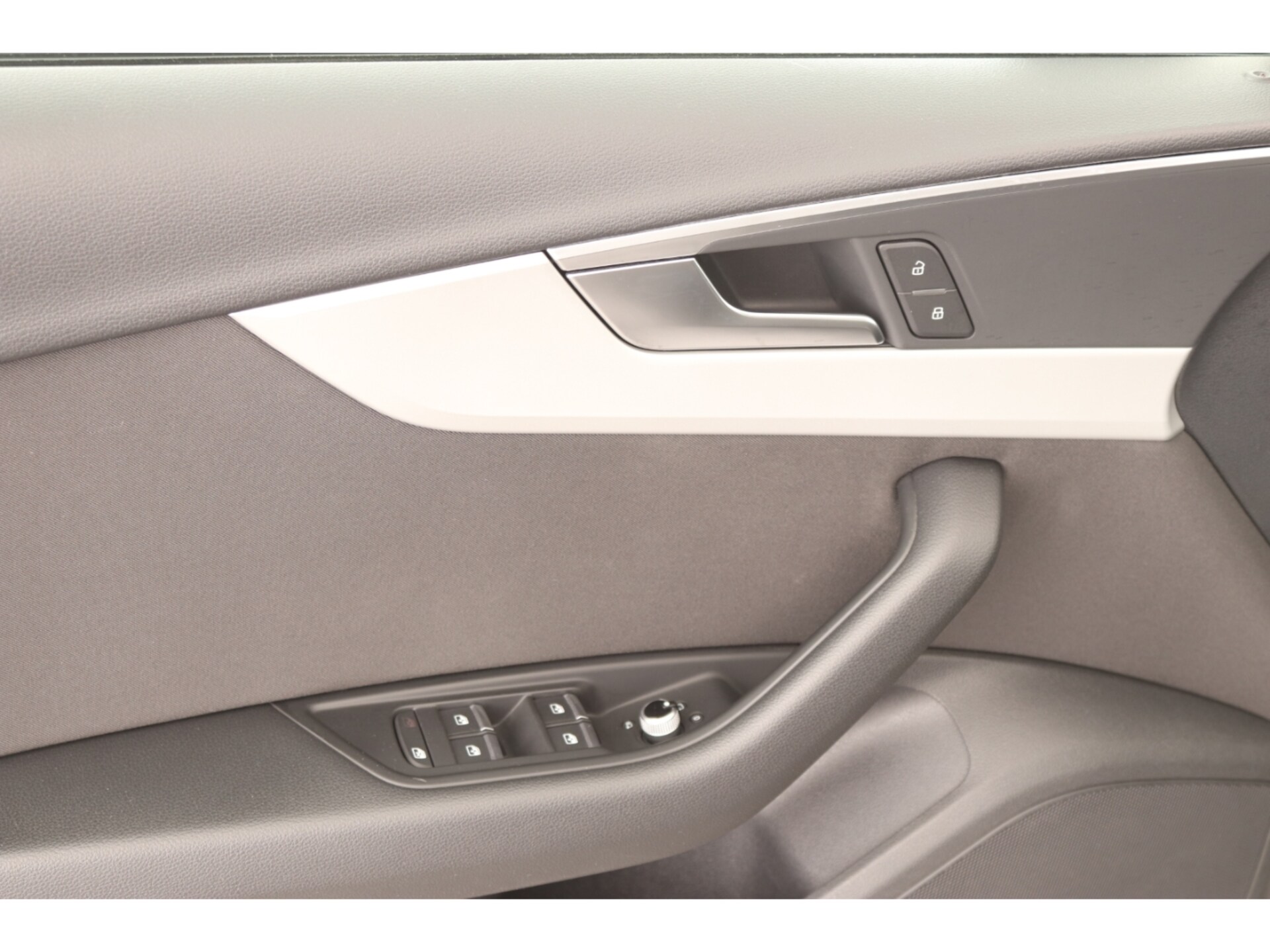 Audi A4 Avant S line