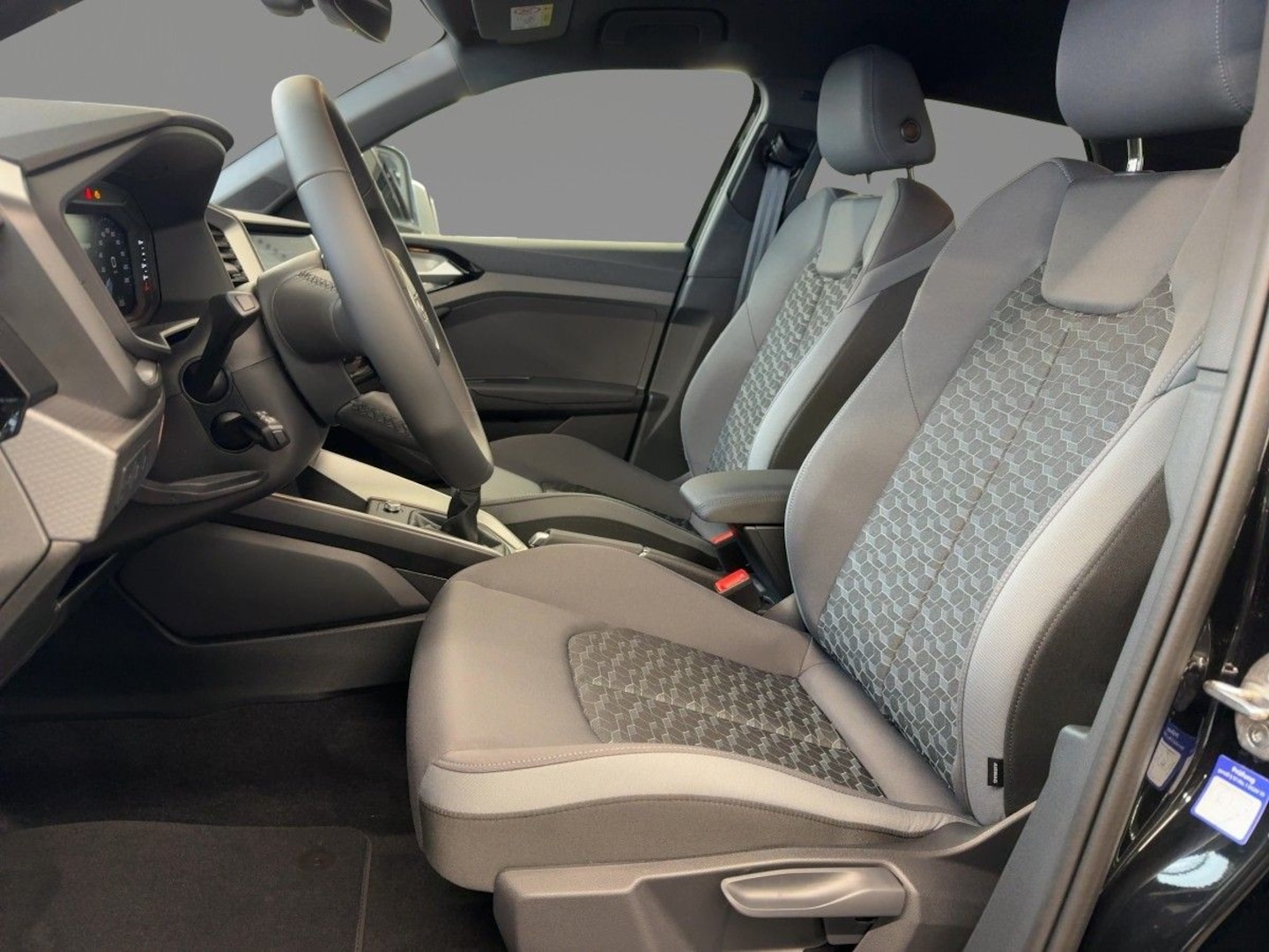 Bild über Audi A1 Sportback S line 30 TFSI S tronic - für weitere Informationen kontaktieren Sie den Audi Partner