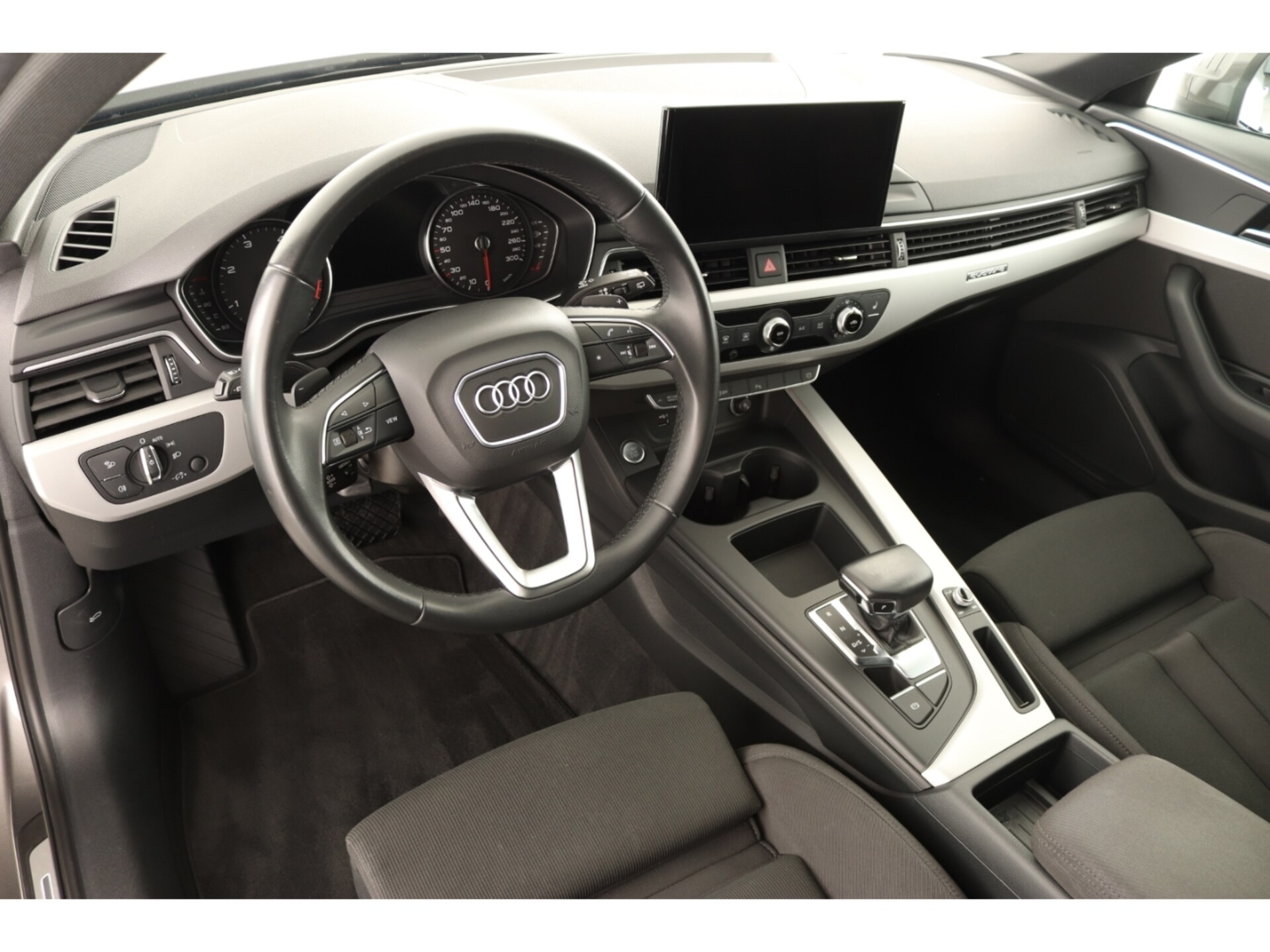 Audi A4 Avant S line