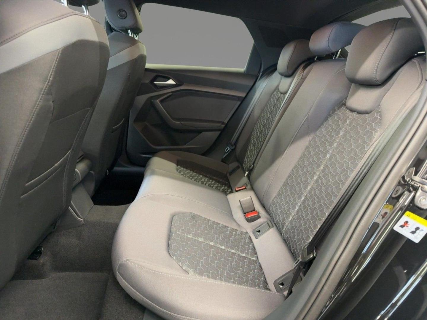Bild über Audi A1 Sportback S line 30 TFSI S tronic - für weitere Informationen kontaktieren Sie den Audi Partner