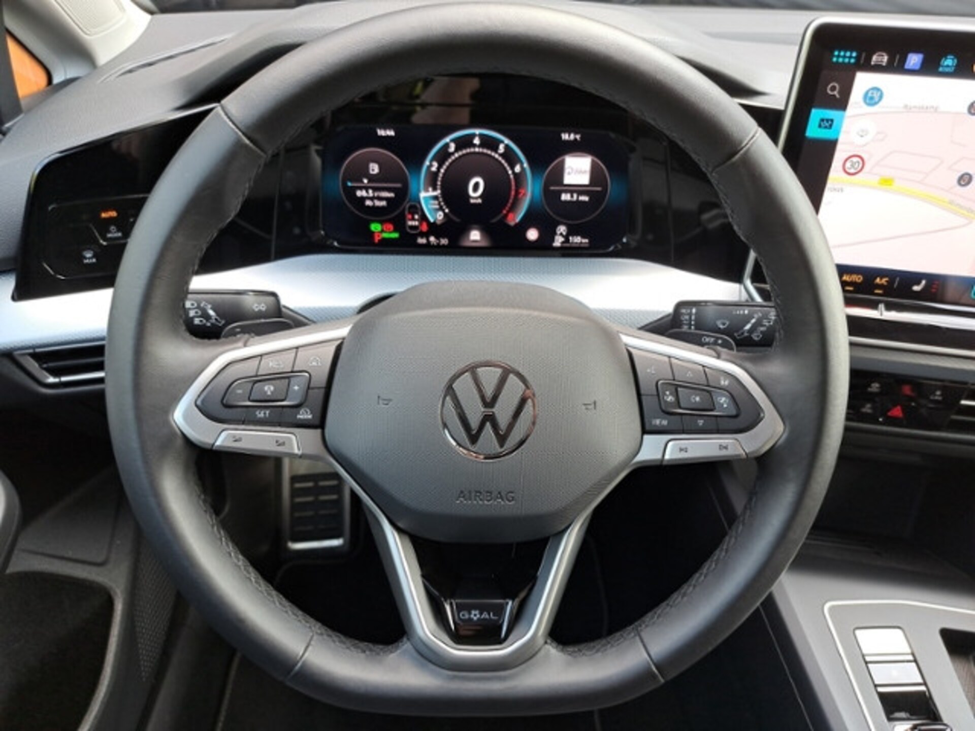 Volkswagen Golf Life