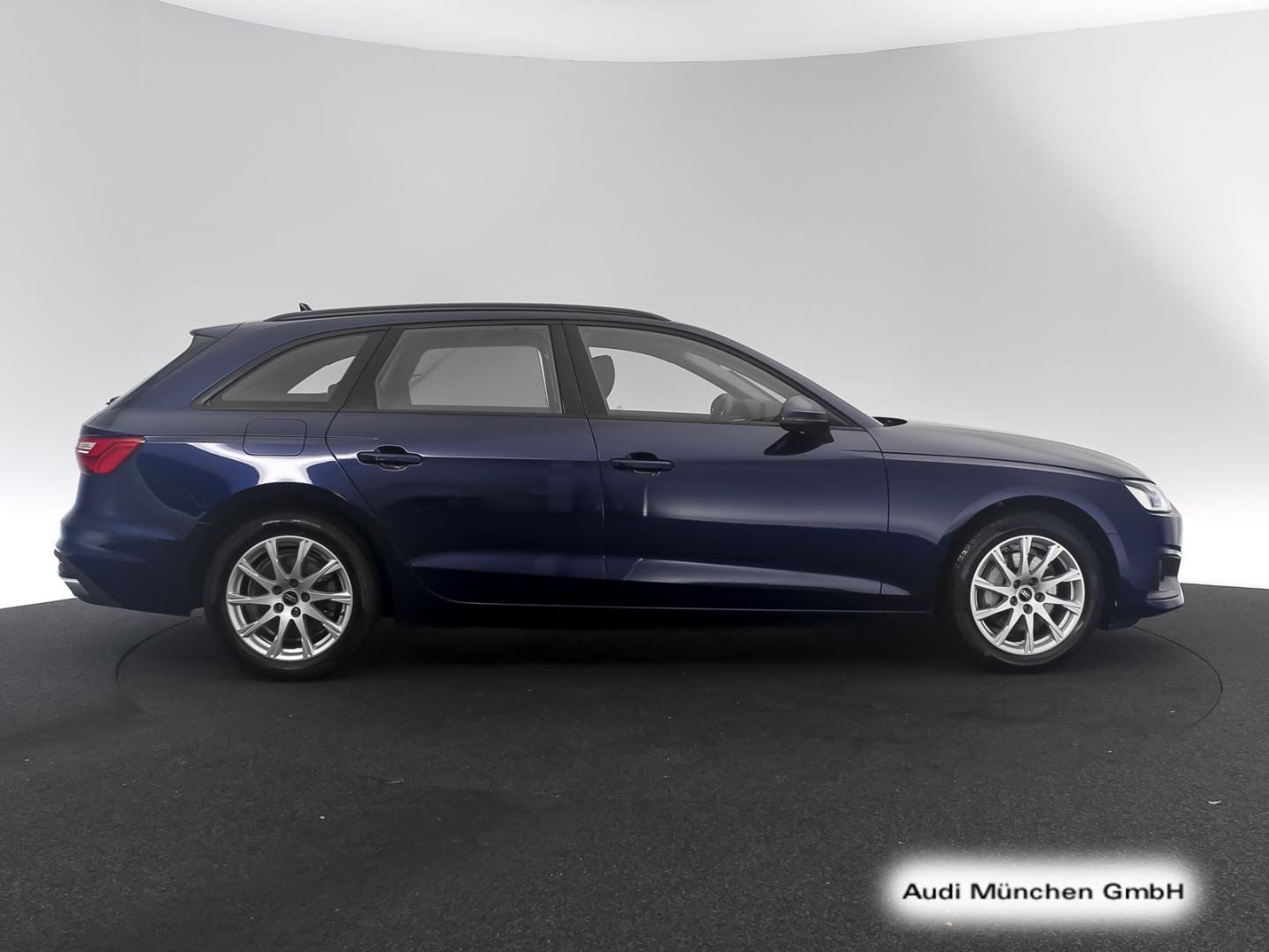 Bild über Audi A4 Avant 40 TFSI S tronic - für weitere Informationen kontaktieren Sie den Audi Partner