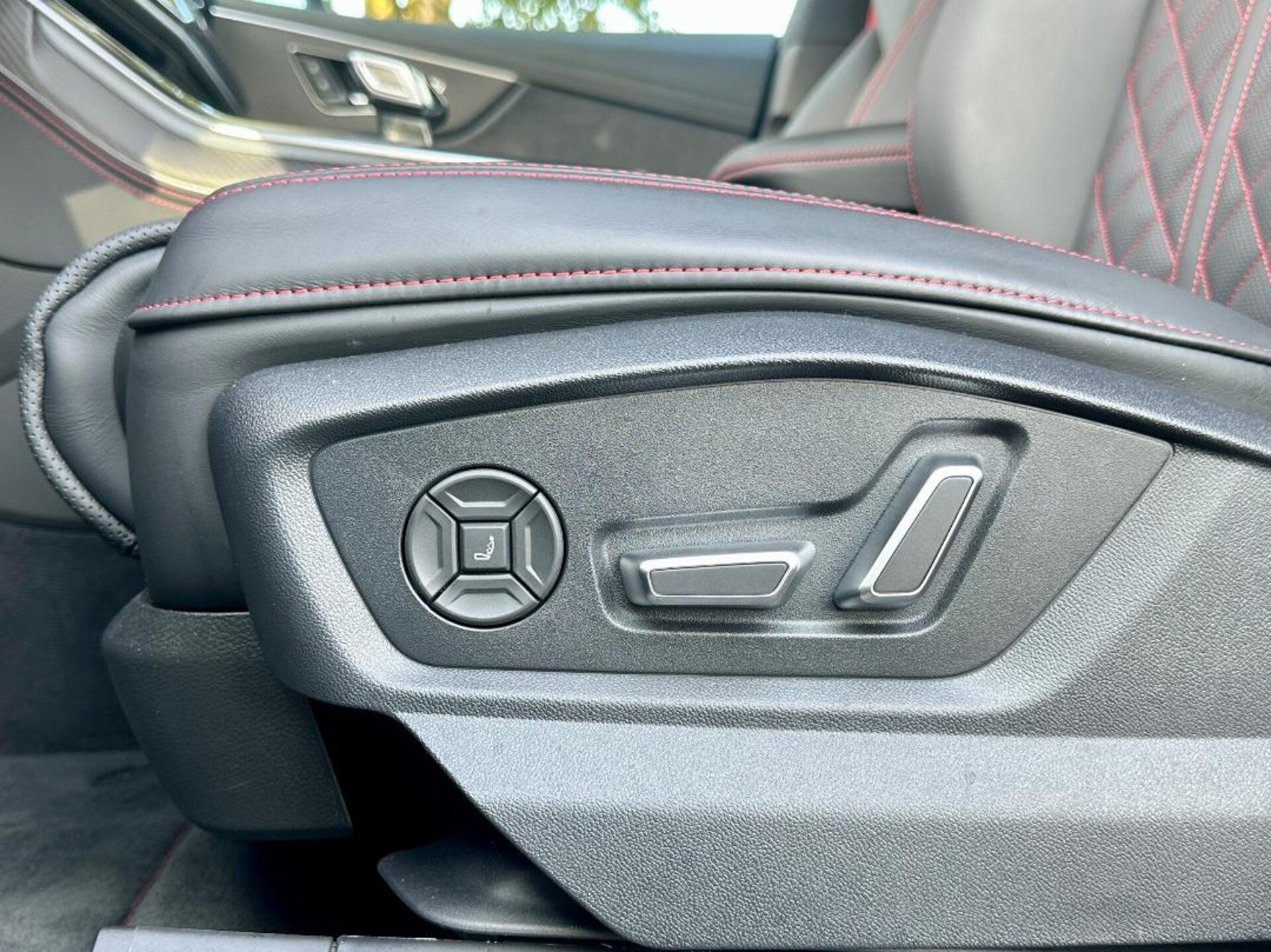 Audi SQ8 SUV
