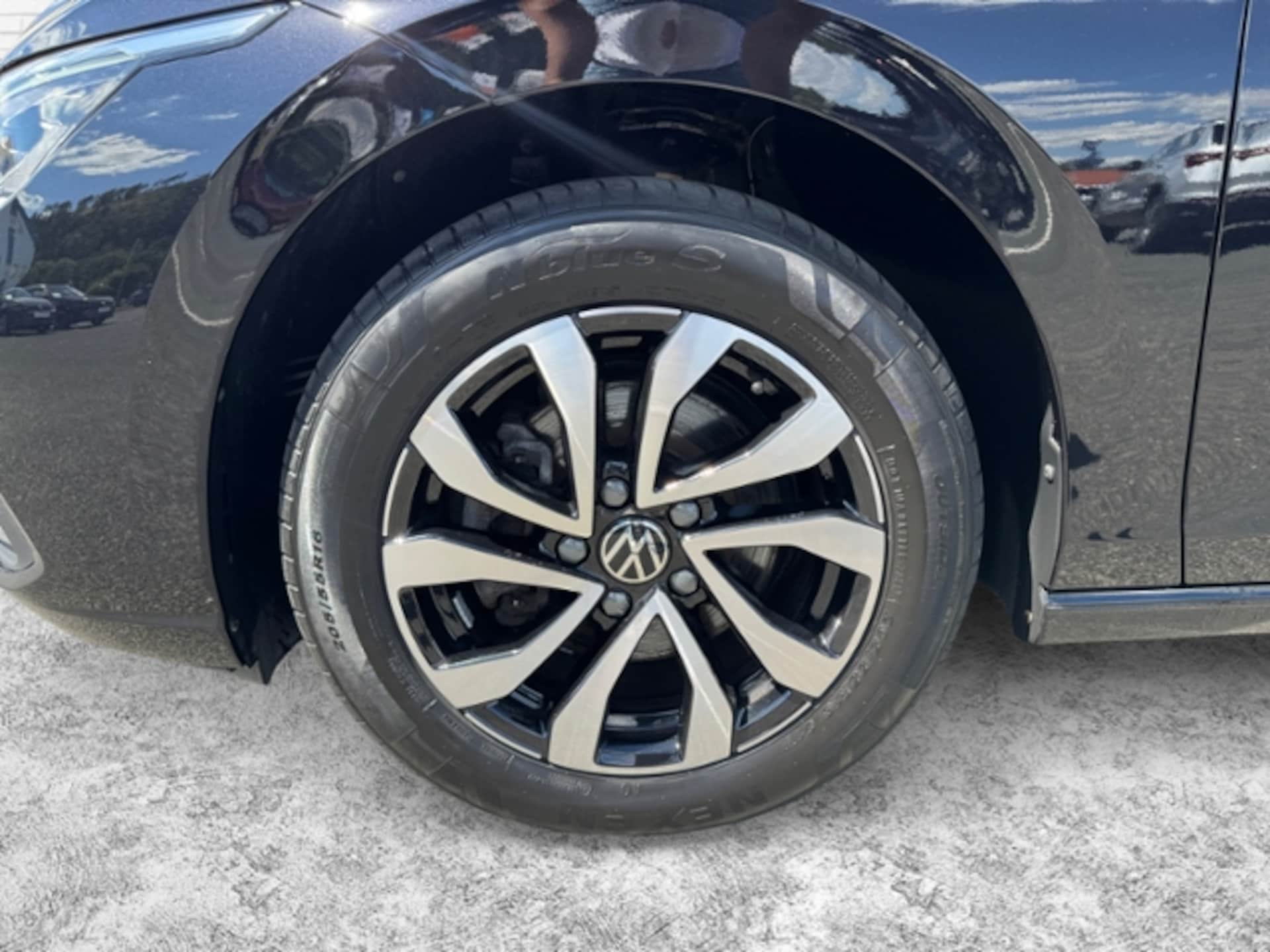 Volkswagen Golf Active
