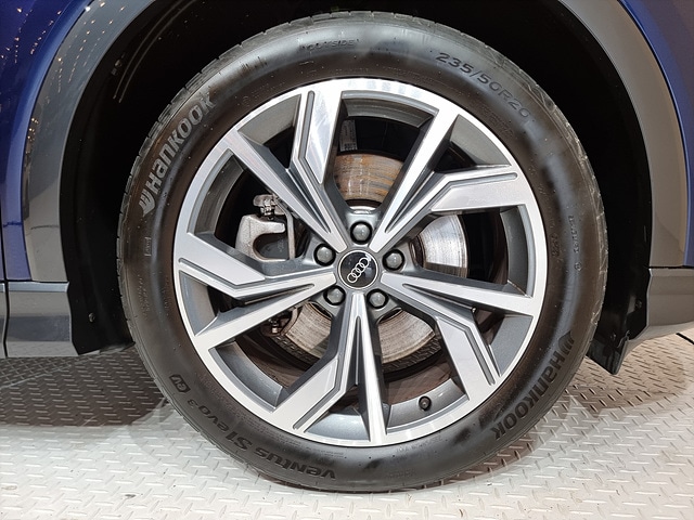 Audi e-tron 40 Premium 150, 00 kW 6