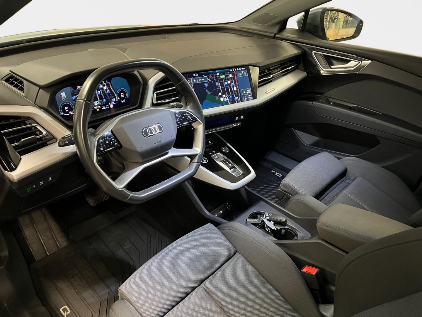 Bild som visar Audi Q4 e-tron Q4 45 e-tron quattro Proline 195,00 kW - för mer information kontakta din Audi Partner
