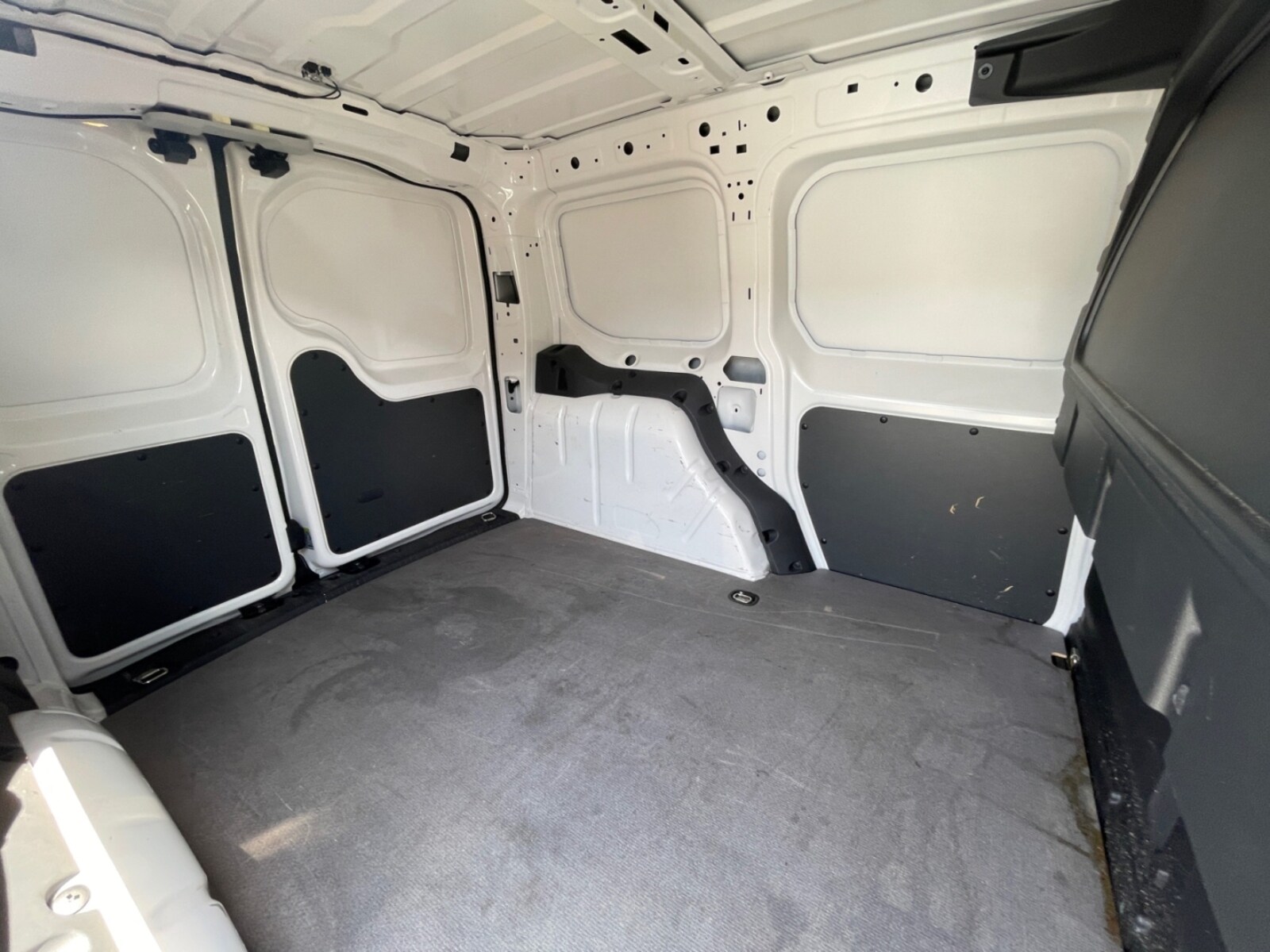 Volkswagen Caddy Cargo – Bild 13