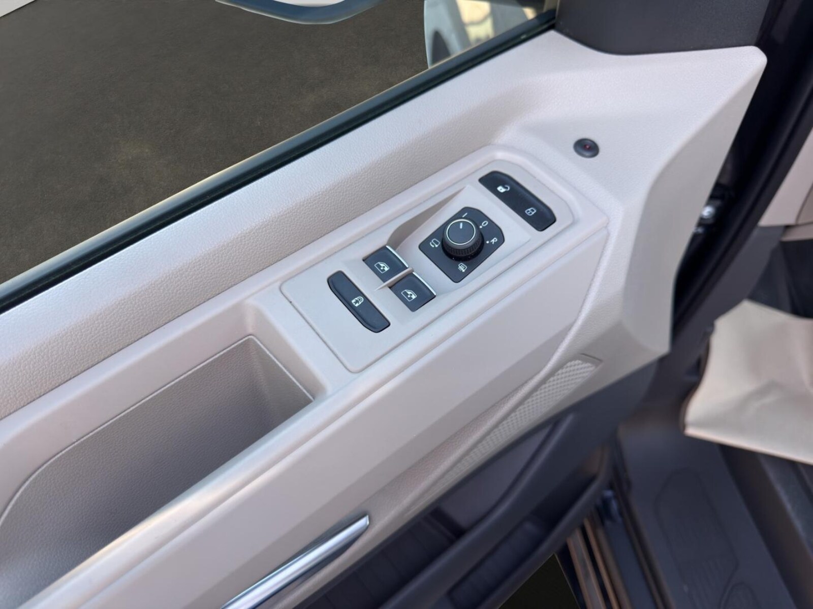 Volkswagen Multivan Langversion – Bild 12