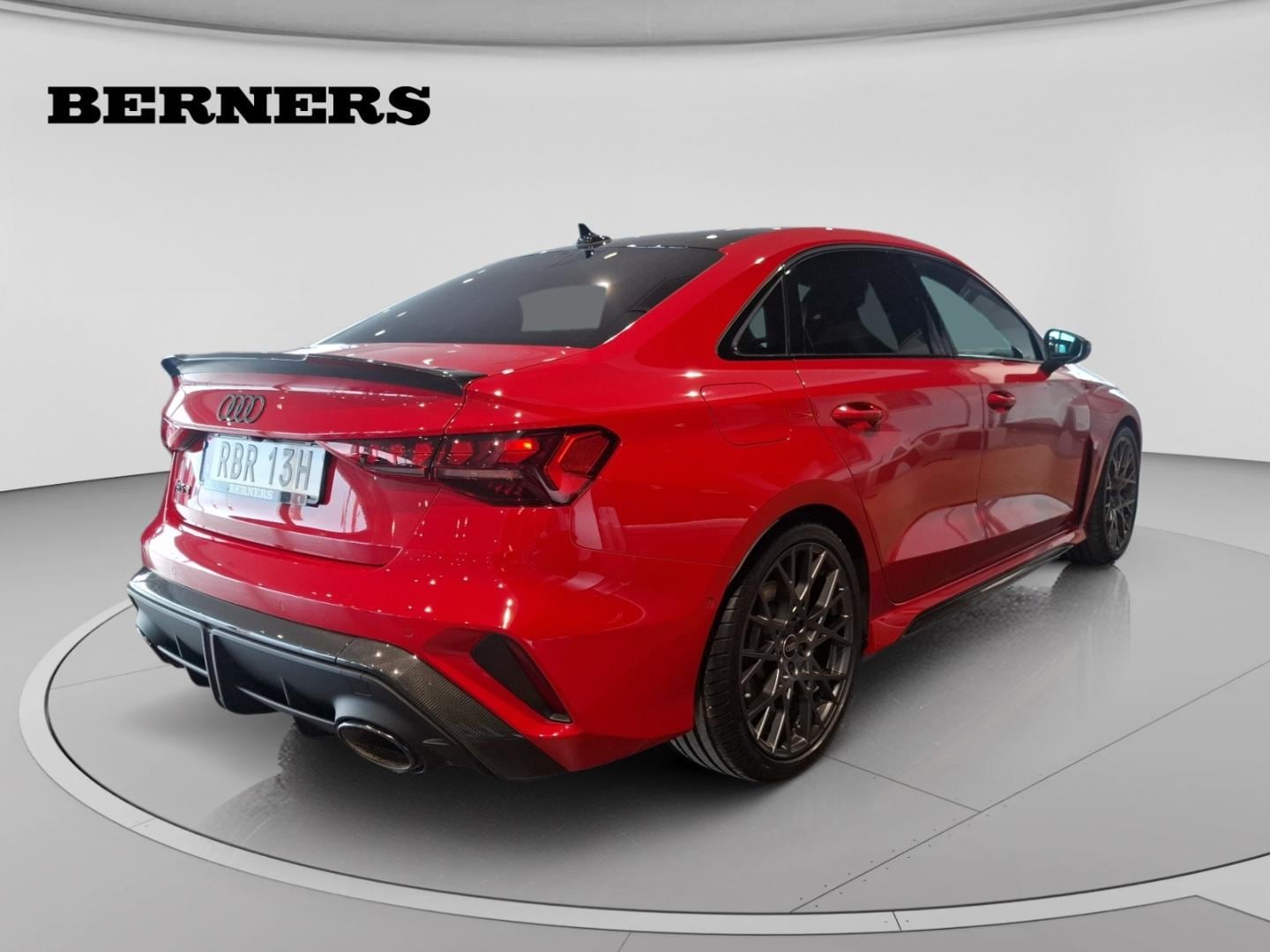 Bild som visar Audi RS 3 Sedan RS 3 Sedan 400 hk S tronic - för mer information kontakta din Audi Partner