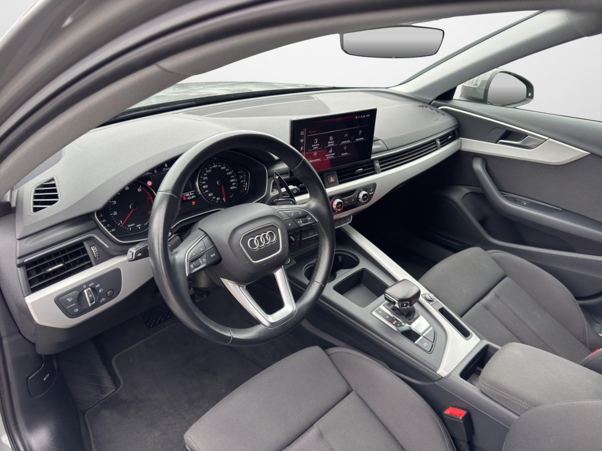 Audi A4 Avant S line
