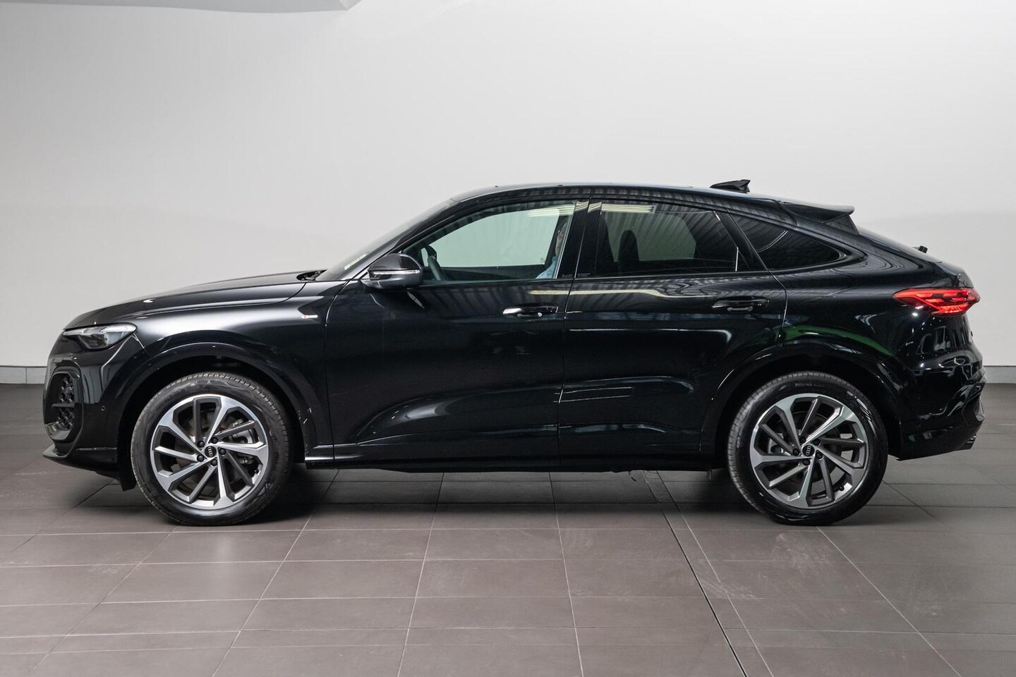Image about Audi Q5 Sportback TDI quattro 150 kW sport