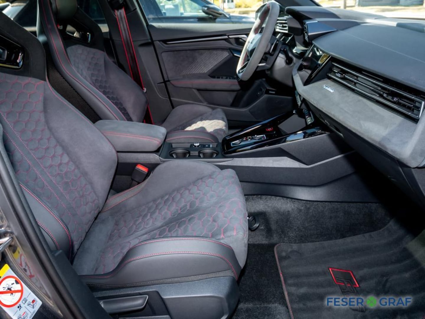 Bild über Audi RS 3 Sportback TFSI quattro S tronic - für weitere Informationen kontaktieren Sie den Audi Partner