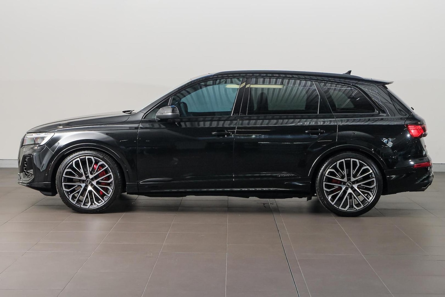 Image about Audi SQ7 SUV TFSI quattro tiptronic