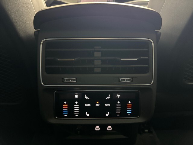 Image about Audi Q7 SUV S line 50 TDI quattro tiptronic