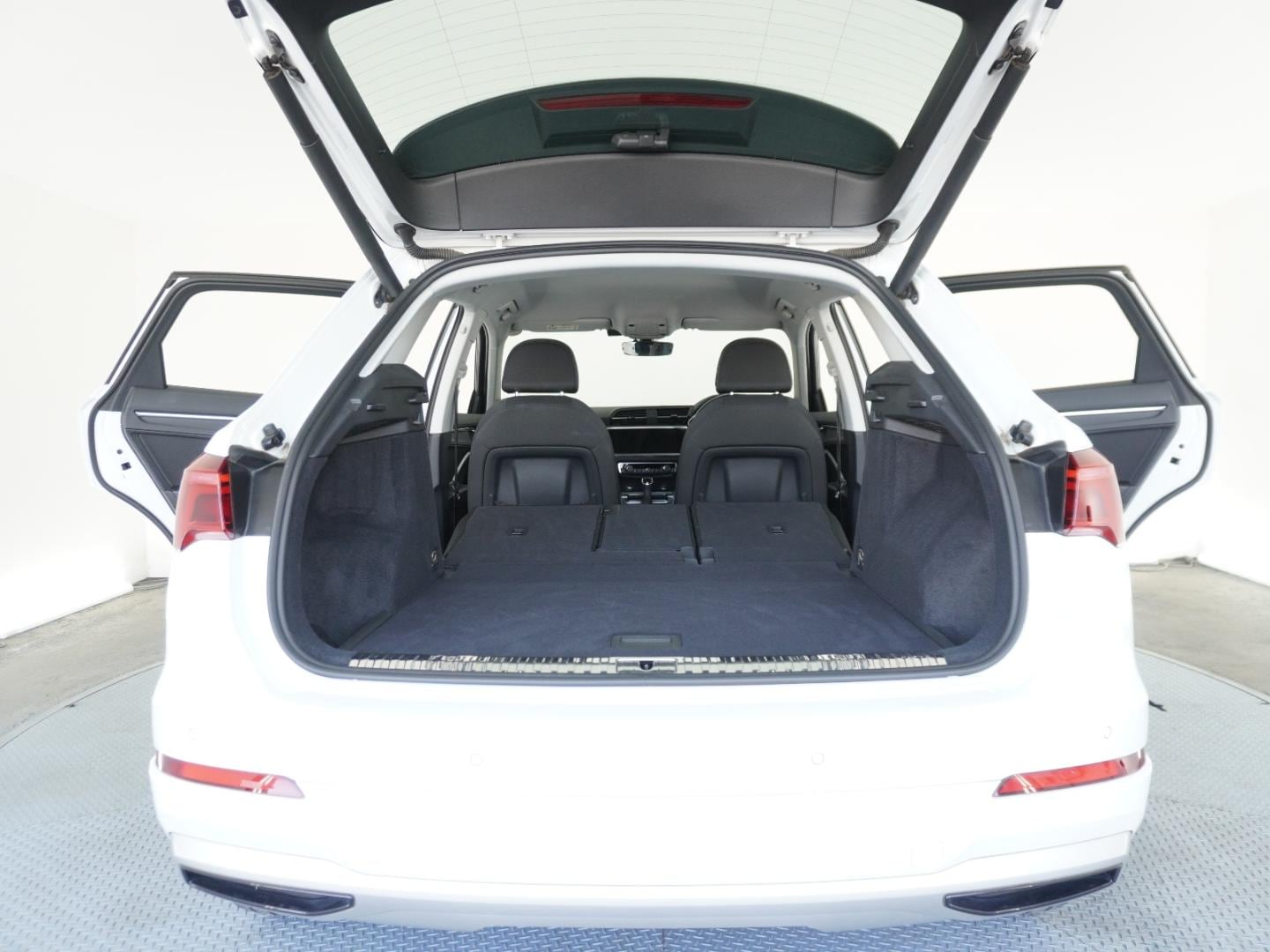 Audi Q3 35 TFSI 110(150) kW(PS) S tronic for more details contact your dealer