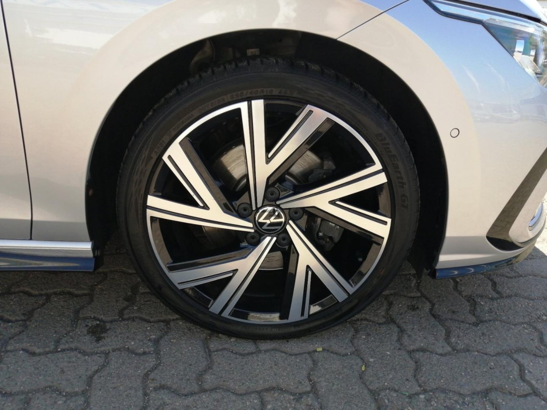 Volkswagen Golf R-Line