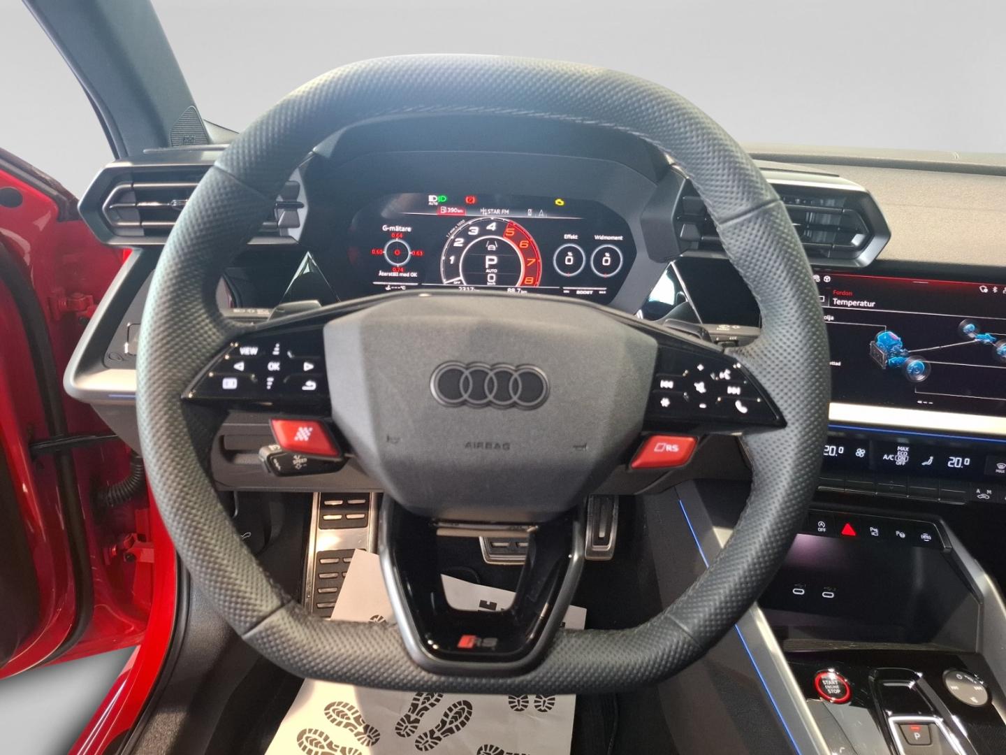 Bild som visar&nbsp;Audi RS 3 Sedan&nbsp;RS 3 Sedan 400 hk S tronic - för mer information kontakta din Audi Partner