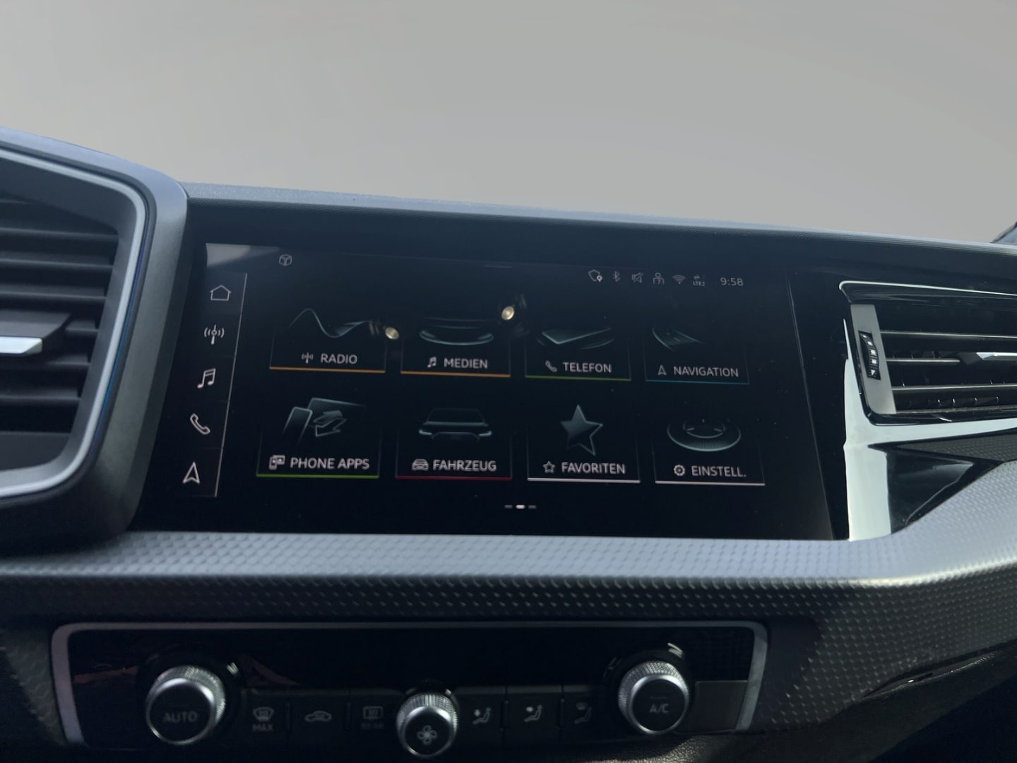 Bild über Audi A1 allstreet 30 TFSI S tronic - für weitere Informationen kontaktieren Sie den Audi Partner