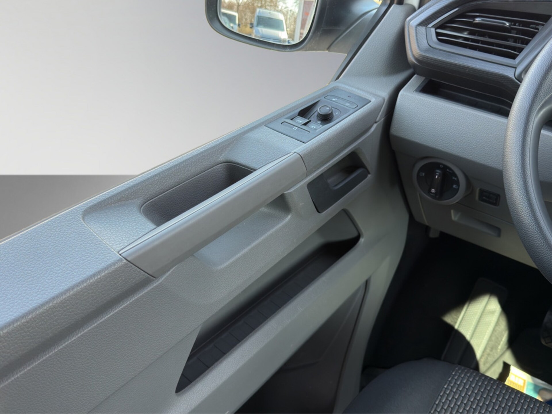 Volkswagen T6.1 Transporter Kombi kurzer Radstand