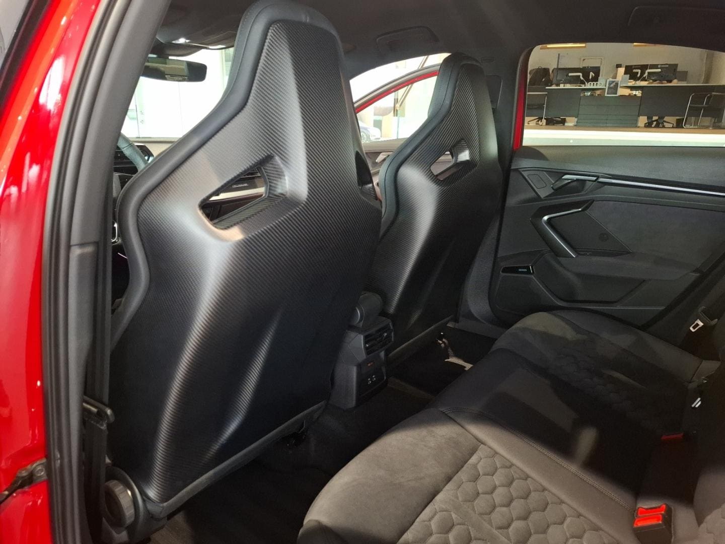 Bild som visar Audi RS 3 Sedan RS 3 Sedan 400 hk S tronic - för mer information kontakta din Audi Partner