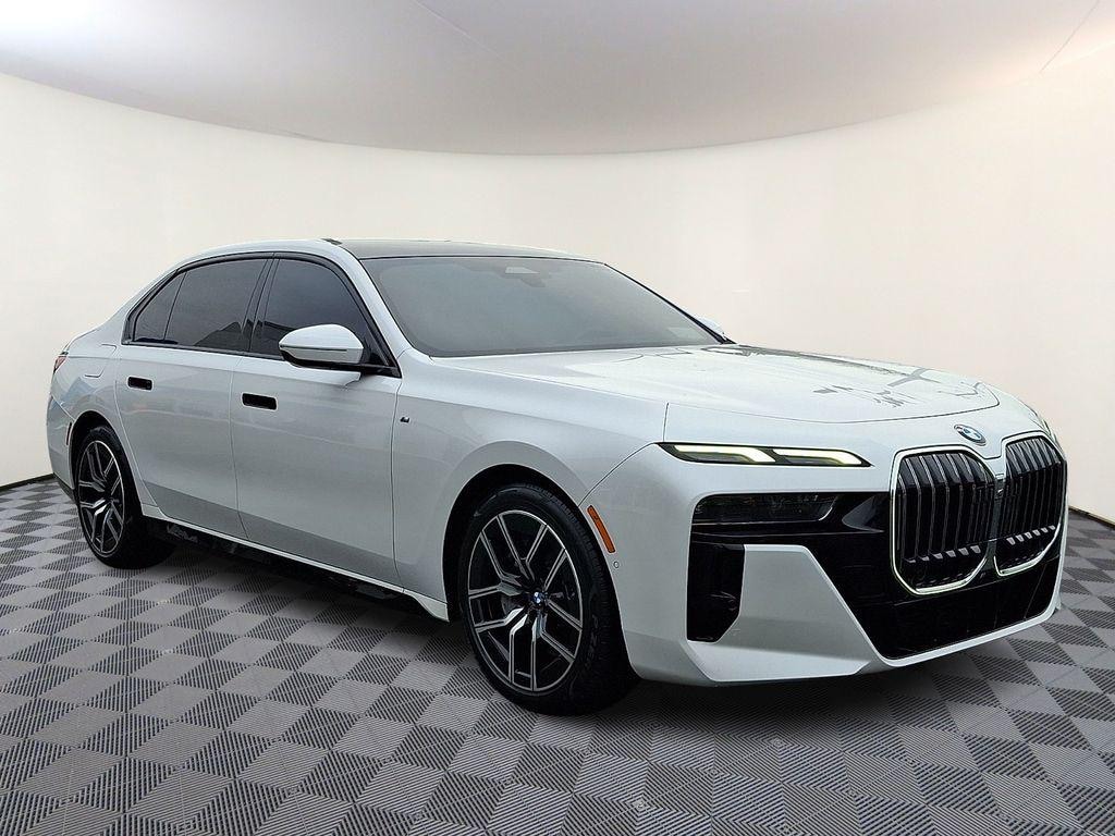 2023 BMW 760