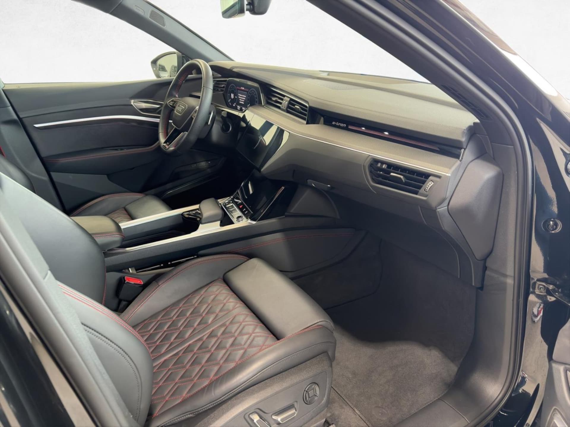 Audi Q8 Sportback e-tron S line