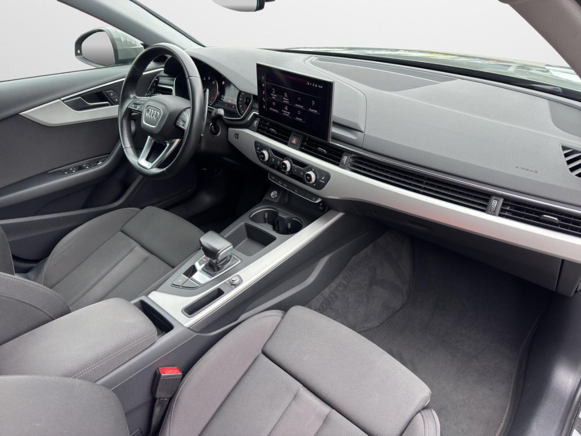 Audi A4 Avant S line