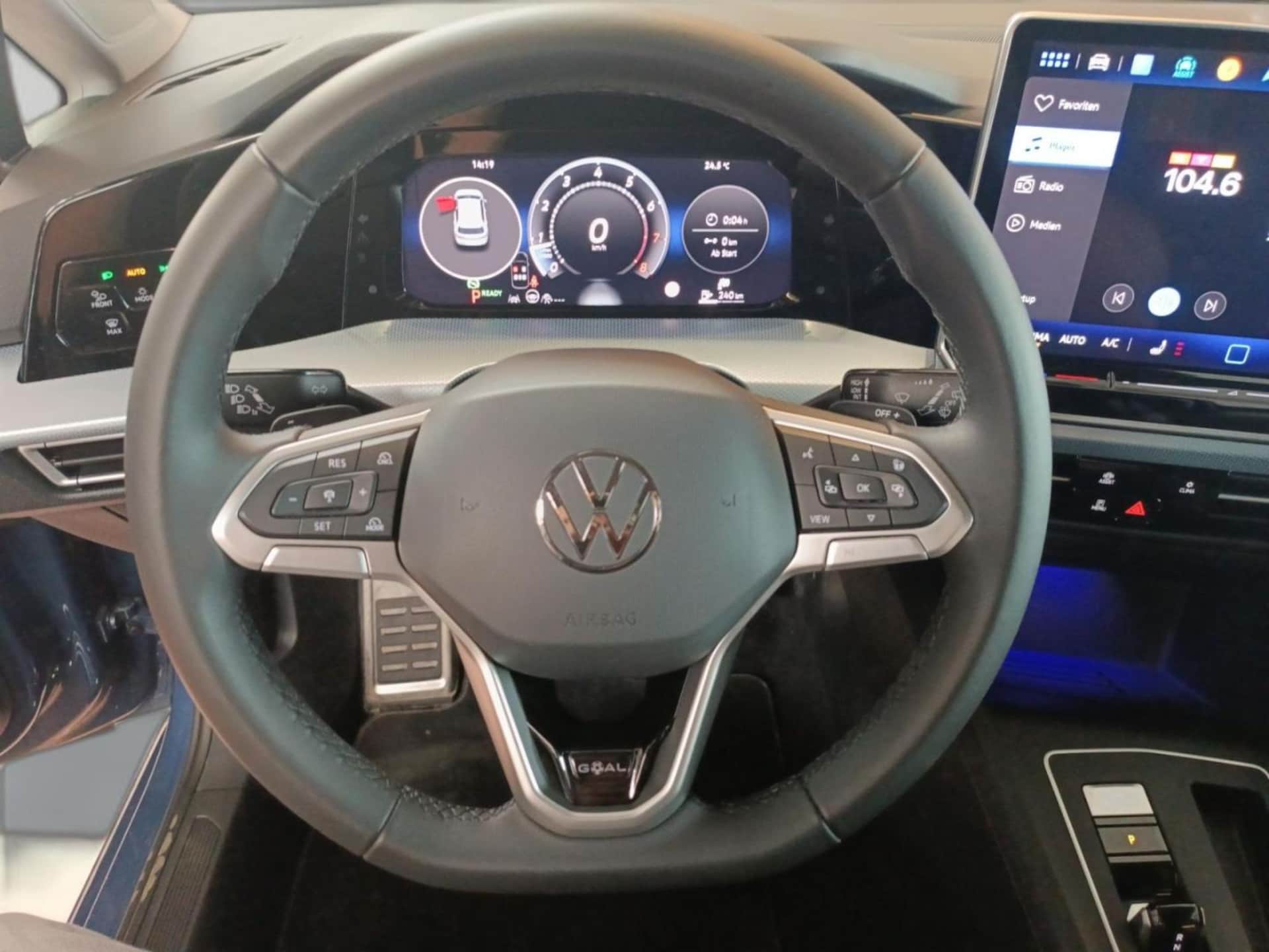 Volkswagen Golf Life