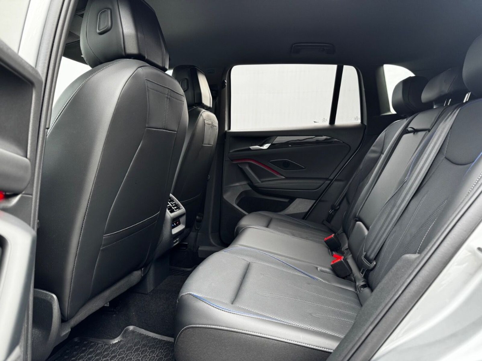 Volkswagen Tiguan – Bild 12