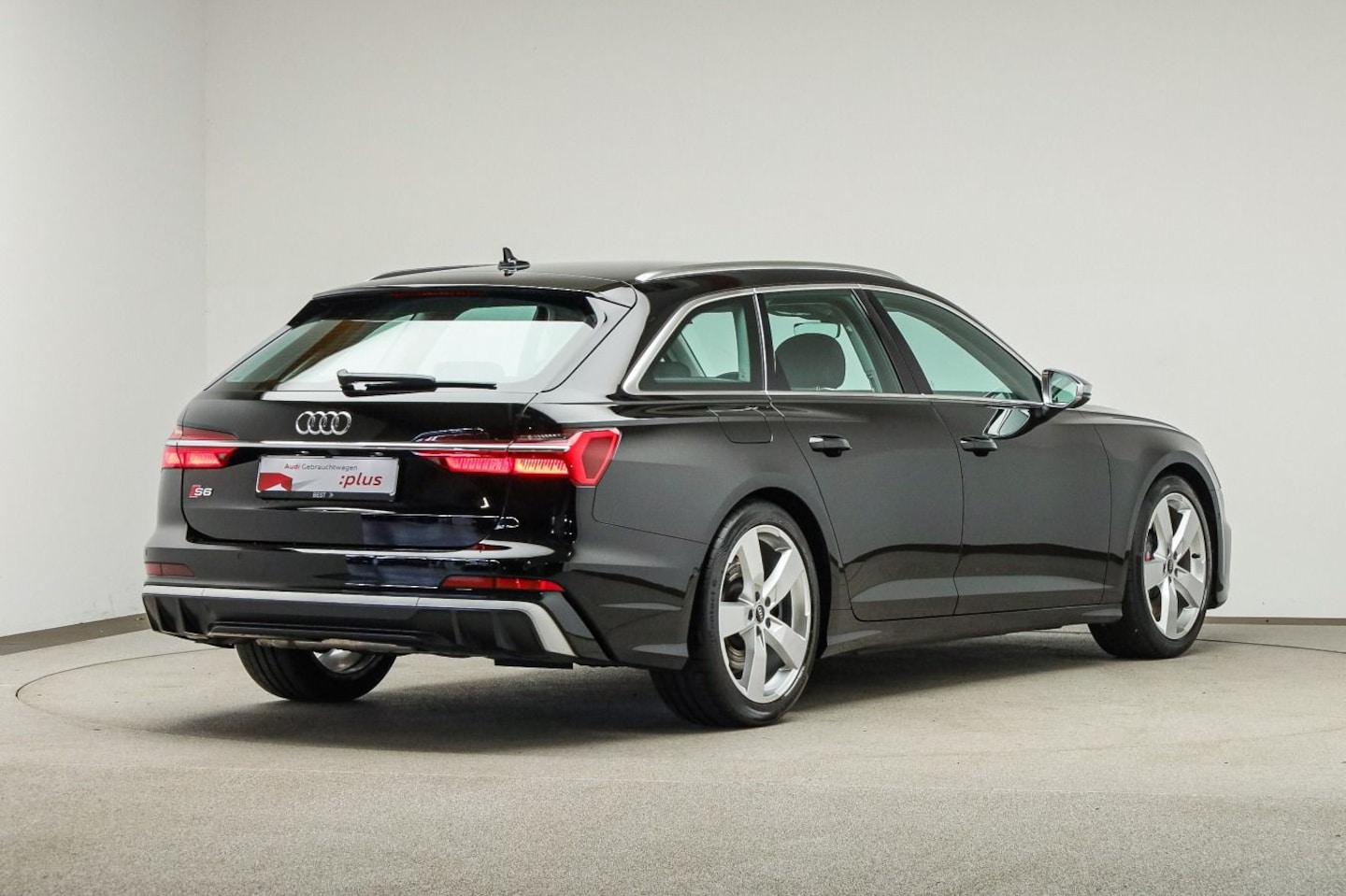 Bild über Audi S6 Avant TDI quattro tiptronic - für weitere Informationen kontaktieren Sie den Audi Partner