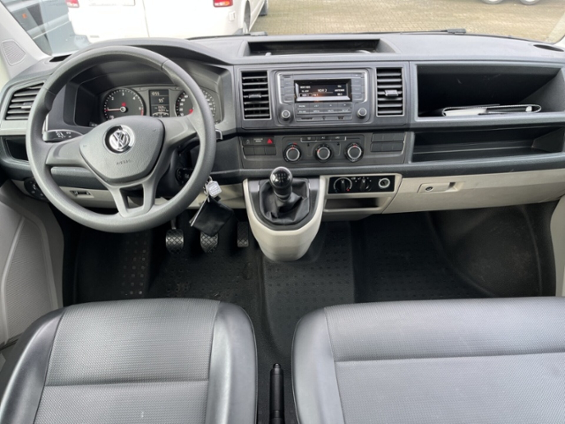 Volkswagen T6 Transporter Kombi kurzer Radstand