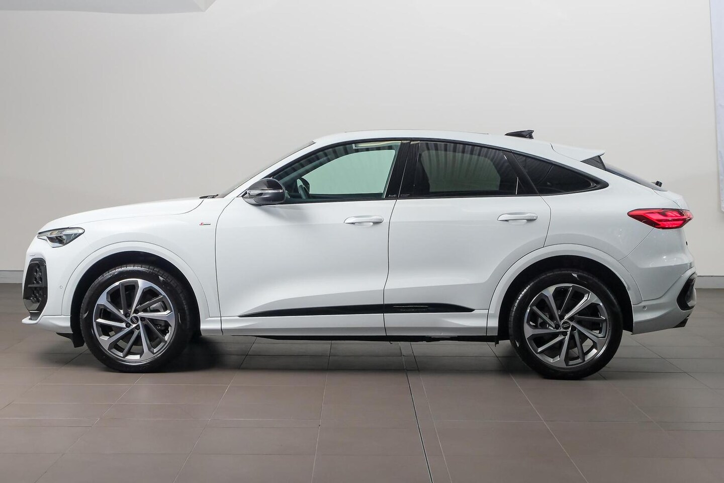 Image about Audi Q5 Sportback TDI quattro 150 kW sport