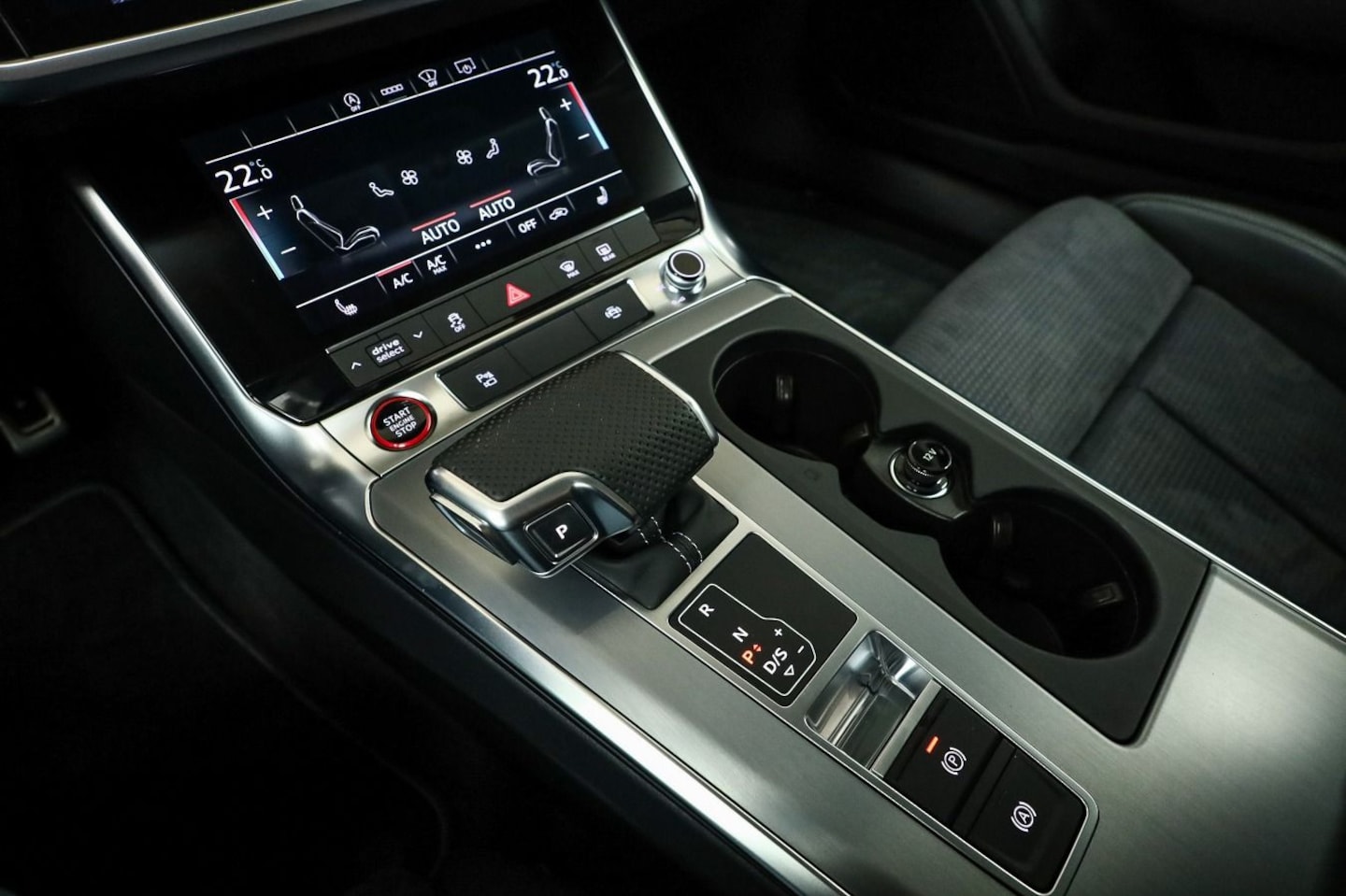 Bild über Audi S6 Avant TDI quattro tiptronic - für weitere Informationen kontaktieren Sie den Audi Partner